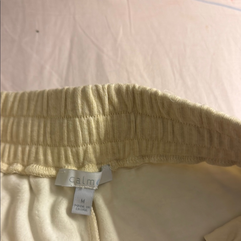 Calme - Picture 2 of 4